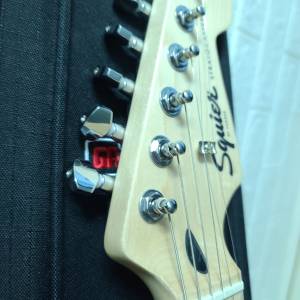 電結他：Squier FSR Squier Sonic® Stratocaster® HSS, Maple Fingerboard, Whit...