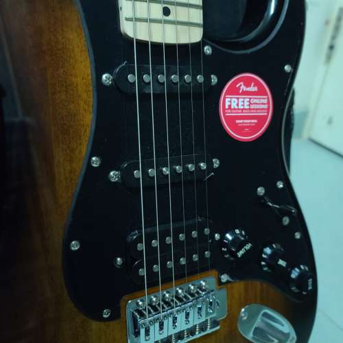 電結他：Squier FSR Squier Sonic&reg; Stratocaster&reg; HSS, Maple Fingerboard, Whit...