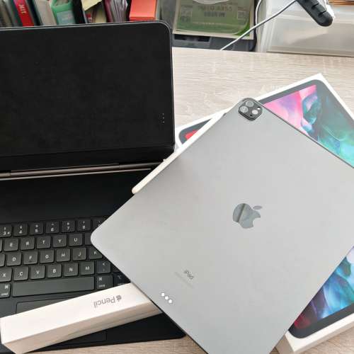 IPAD pro 12.9吋 (第四代) 512Gb, 太空灰, 連原廠Apple Pencil 及 Magic Keyboard