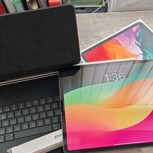 IPAD pro 12.9吋 (第四代) 512Gb, 太空灰, 連原廠Apple Pencil 及 Magic Keyboard
