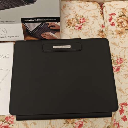 ESR Magnetic Keyboard Case for iPad Pro 12.9