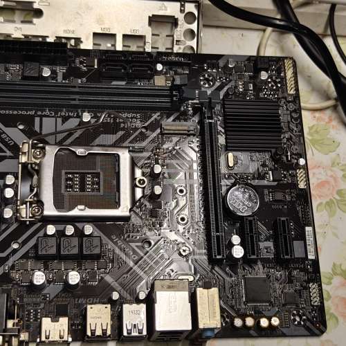技嘉H310M-S2H2.0有擋板合適8-9代處理器使用，正常使用合適舊電腦維修，另有電源