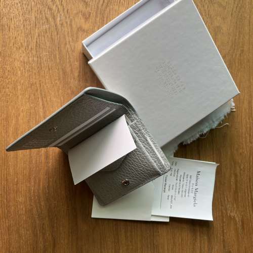 全新Maison margiela 銀包新色 購自日本有單