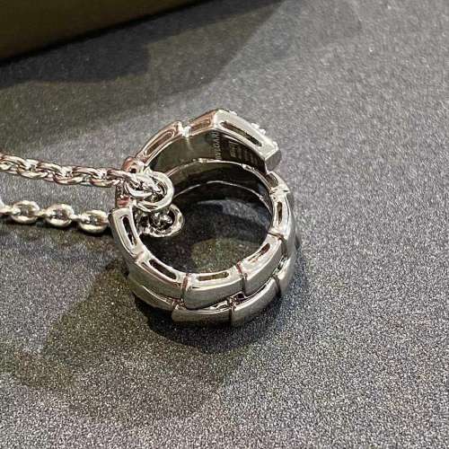 靈蛇吊墜項鍊，serpentiviper系列珠寶配密鑲鑽石SDHSD