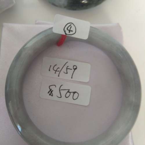 古舊A玉手鈪存貨，價錢如照片顯示兩隻九折四隻八折。no.B.13.7.24