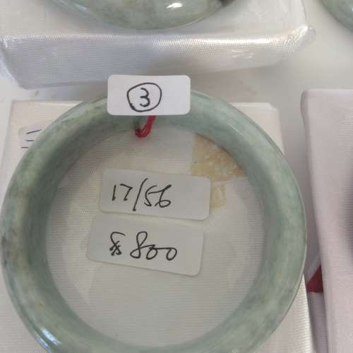 古舊A玉手鈪存貨，價錢如照片顯示兩隻九折四隻八折。no.B.13.7.24