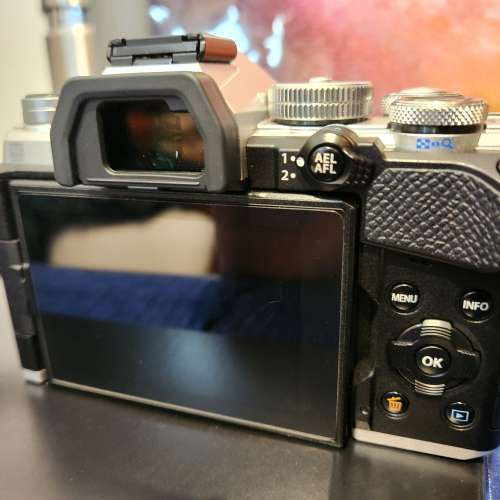 OLYMPUS E-M5 Mark III Silver連ED12-45mm f.4PRO 鏡頭