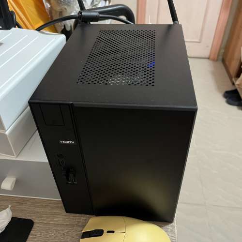 ASRock DeskMeet B660 Mini-ITX 電競電腦