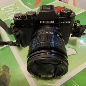 Fujifilm XT-20 黑色機身。18-55mm f2.8-4鏡頭