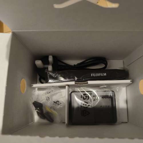 Fujifilm XT-20 黑色機身。18-55mm f2.8-4鏡頭