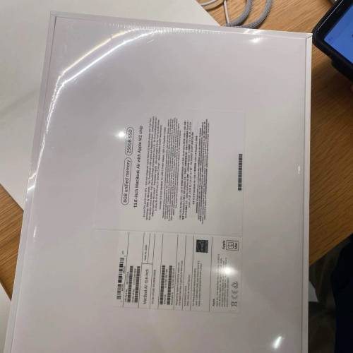New MacBook Air 256GB 13.6 inch