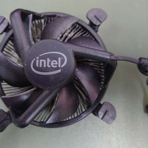 Intel i5-10400 連風扇