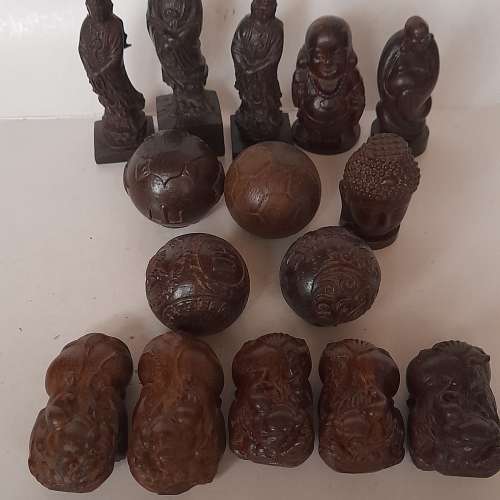一手15件.沉香木小擺件，清貨價共售三百元。no.17.7.24