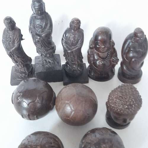 一手15件.沉香木小擺件，清貨價共售三百元。no.17.7.24