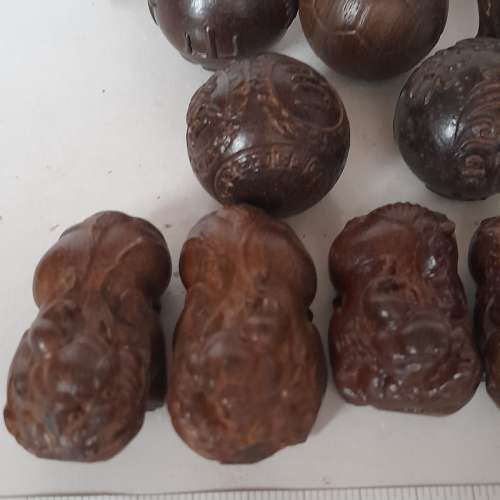 一手15件.沉香木小擺件，清貨價共售三百元。no.17.7.24