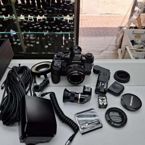 OLYMPUS OM-4 + OLYMPUS 50MM F3.5 MACRO + MOTOR DRIVE 2 + CINTROL PACK 2