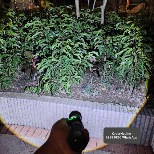 可變焦極強白激光電筒.USB直接充電(配26650鋰電5200mAh). Zoomable Flashlight 🔦 ...