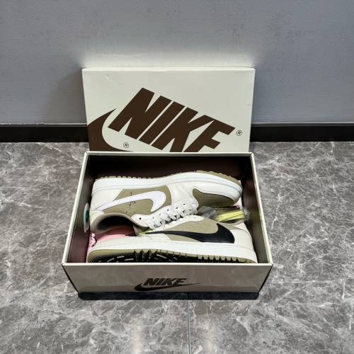 Travis Scott x Jordan Air Jordan 1 Low Golf 倒钩6.0 棕白板鞋