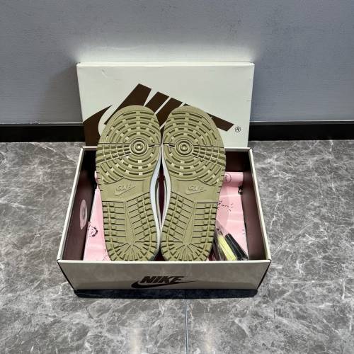 Travis Scott x Jordan Air Jordan 1 Low Golf 倒钩6.0 棕白板鞋