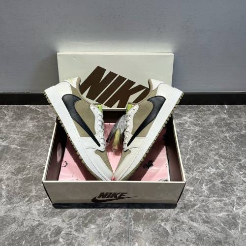 Travis Scott x Jordan Air Jordan 1 Low Golf 倒钩6.0 棕白板鞋