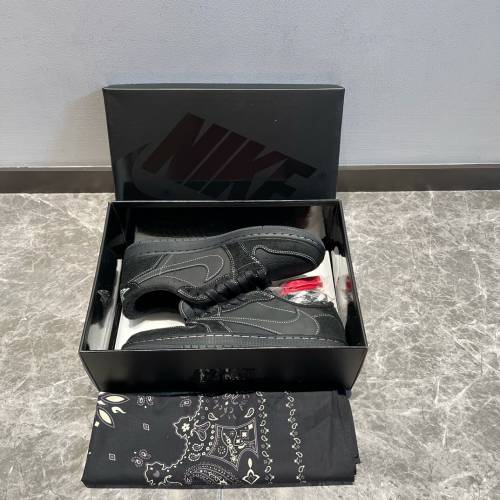 Travis Scott x Air Jordan 1 Low OG“Black/Phantom”黑武士 倒钩4.0 黑色❤️板鞋