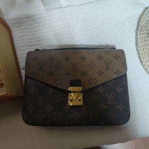 Louis Vuitton Pochette Métisse