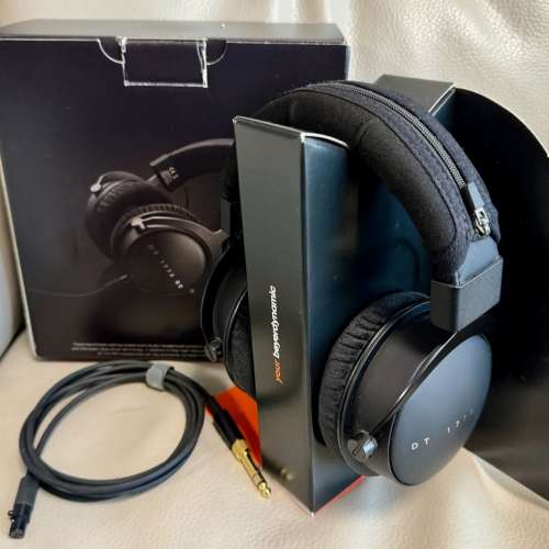 Beyerdynamic DT177X Go closed back Headphone
