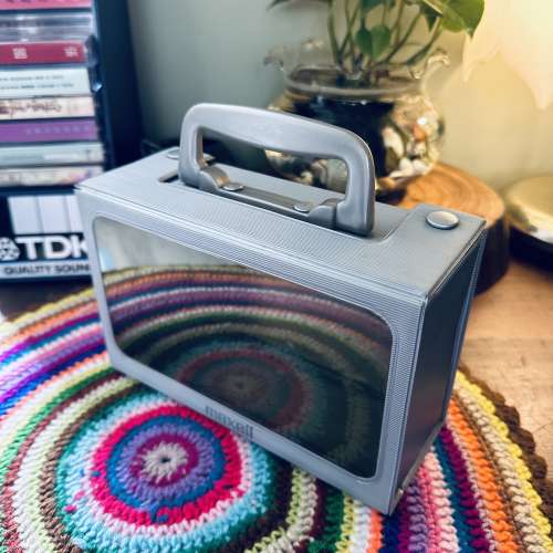 出售 全新maxell手提cassette 卡式帶 收納盒，非常靚仔，唔用時候可完全摺合，可存...