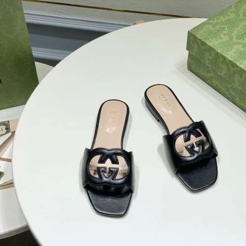 GUCCI女士INTERLOCKING G鏤空涼鞋款式 ‎694451