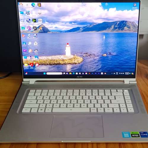 Gigabyte Aero 16 OLED (2023)