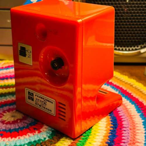 出售national  space age款式座枱鐘一個，響閙正常，外觀95%新，有意請pm我，謝謝