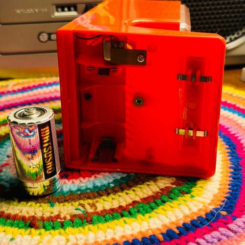 出售national  space age款式座枱鐘一個，響閙正常，外觀95%新，有意請pm我，謝謝