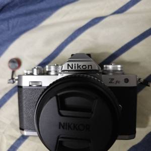 接近全新 Nikon Zfc  Z fc 連鏡 28mm f2.8 連紙盒