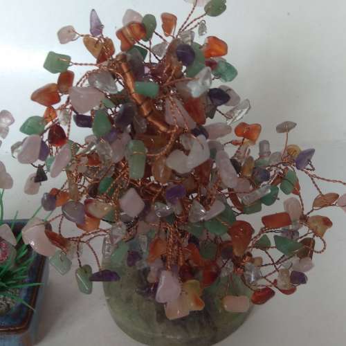 一手兩款天然晶石富貴樹.人手編織，清貨蝕本出售共售300元。no.A20.7.24