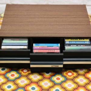 出售全新 TDK cassette 卡式帶收納木盒一個，外形經典，可存放36盒帶，尺寸長40cm ...