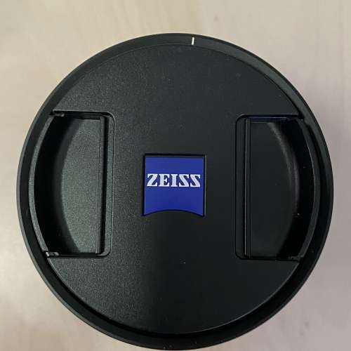 Zeiss Milvus 1.4/85 for Nikon F