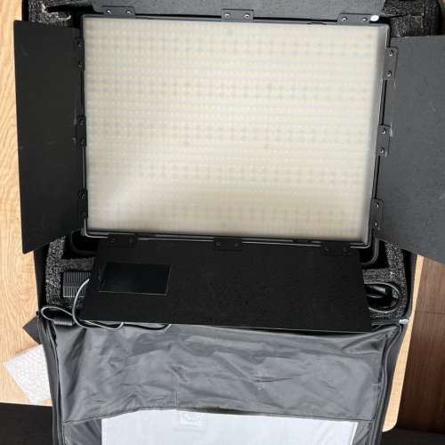 【Sell】 Nanguan CN-1200CHS (南冠 專業級雙色 LED 攝錄補光燈 (鋁合金外殼))