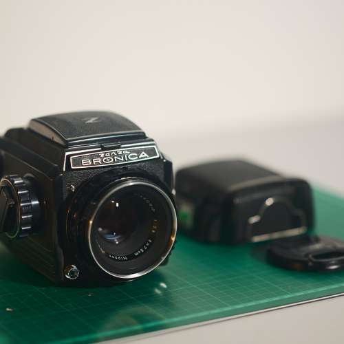 Bronica s2 + 75mm 2.8 lens + 2 film back