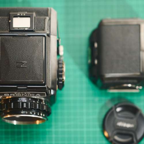 Bronica s2 + 75mm 2.8 lens + 2 film back