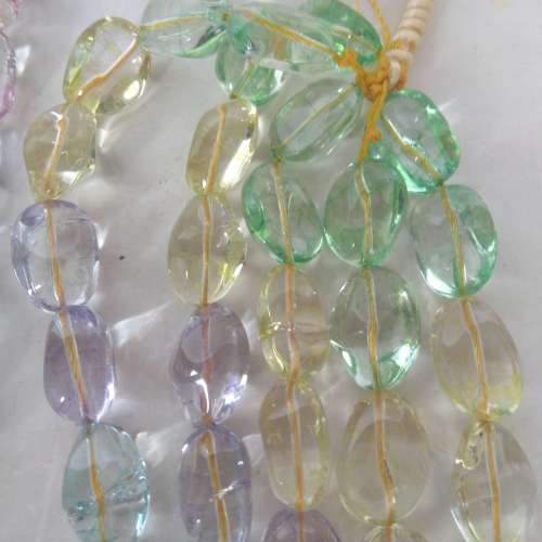 一手五條古舊水晶珠串存貨，約15mm 不定型長約16寸，五條共售300元單一條100元。no...