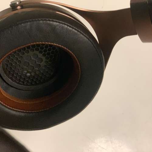 Focal stellia 封閉式頭戴式耳機