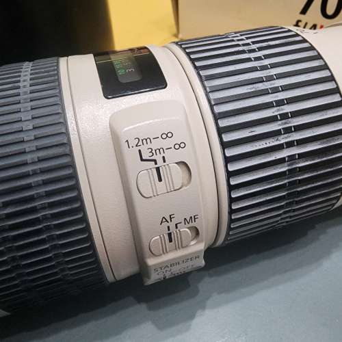 Canon EF 70-200mm f/4L USM 跟原廠Hood ，連盒 - $3200