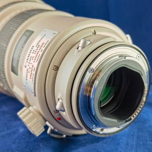 Canon EF 200MM F2 L IS USM