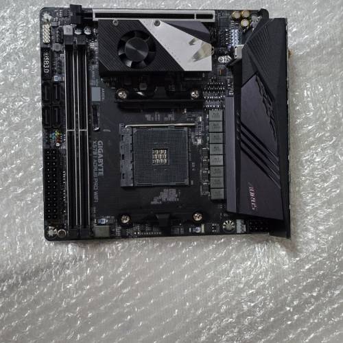 二手 GIGABYTE X570 I AORUS PRO WIFI X570 DDR4 AM4 ITX MB