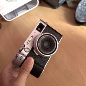 Fujifilm X100VI  (EVF 有瑕疵）