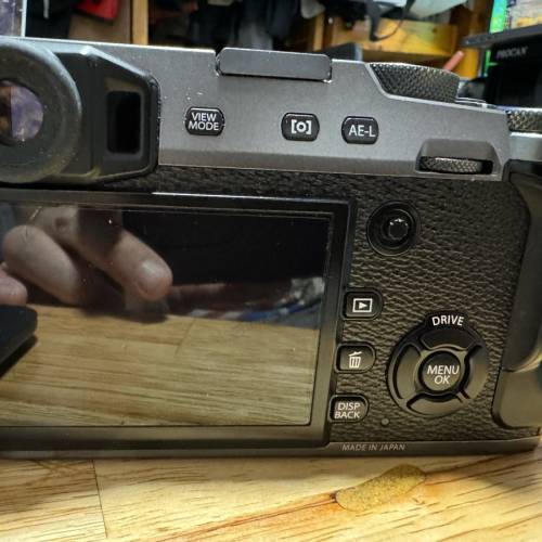 Fujifilm X-Pro 2 (hold)