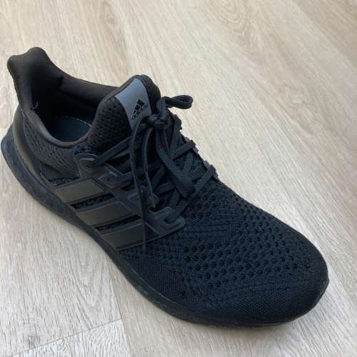 Ultra boost 全黑