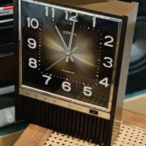 出售 70年代昭和風Citizen掛鐘一個,整體85%新，100%正常，每半小時有報時功能，機械...