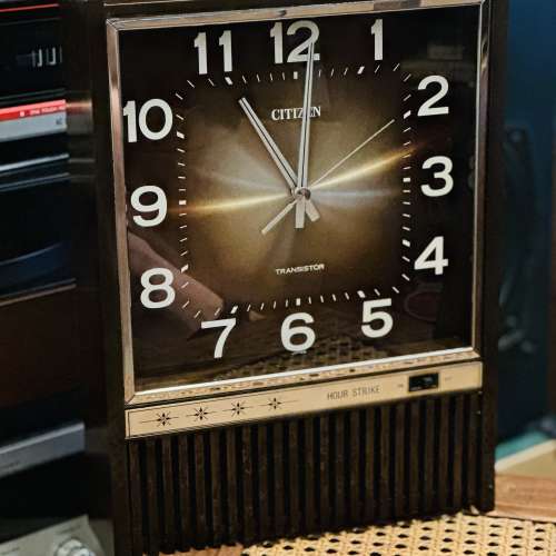 出售 70年代昭和風Citizen掛鐘一個,整體85%新，100%正常，每半小時有報時功能，機械...