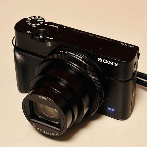 [FS]-95% new Sony RX100VII Camera(+ AG-R2 grip & extra NP-BX1 Battery)